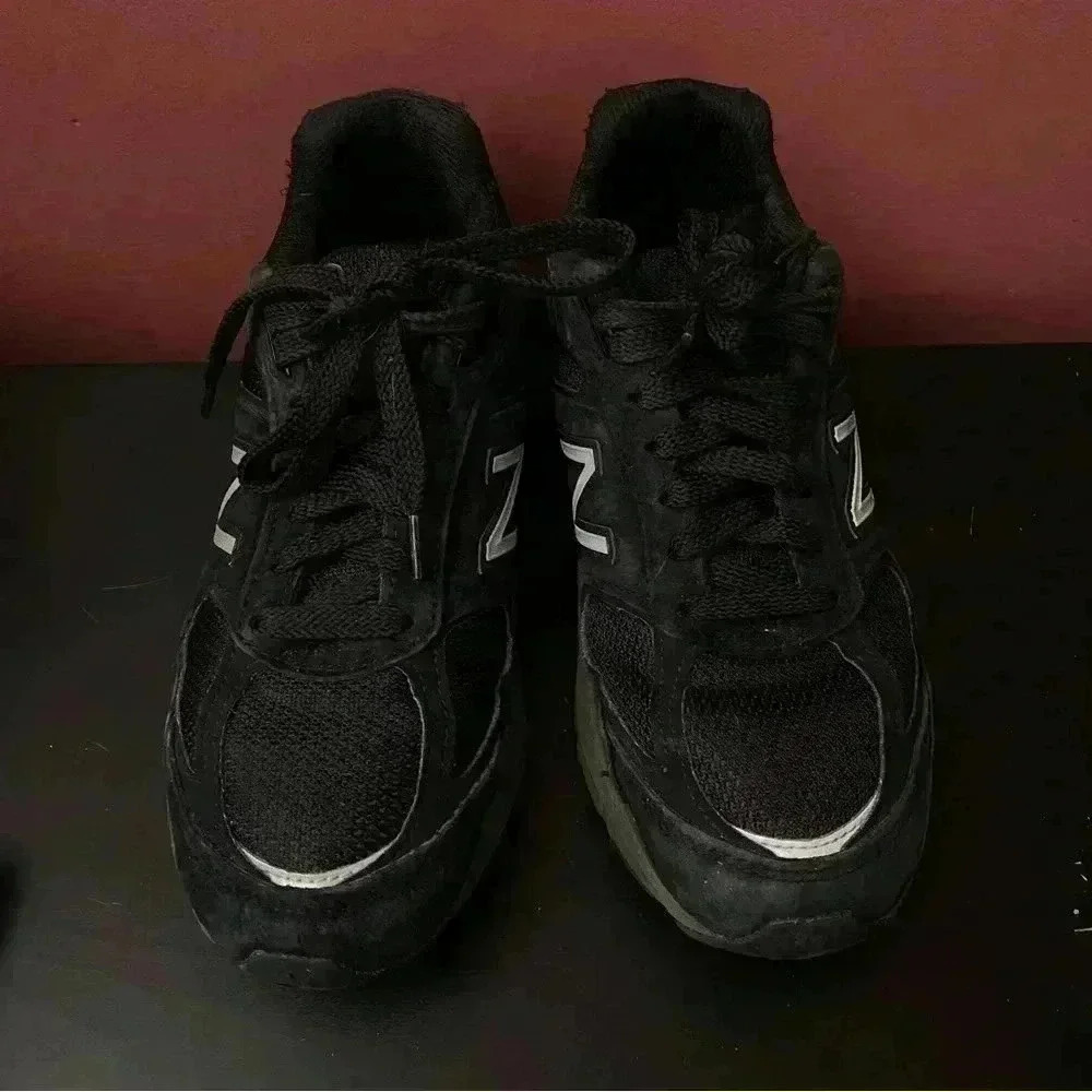 New Balance Women's Black/Silver